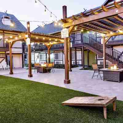 Pea Soup Andersen's Inn Hotel Exterior