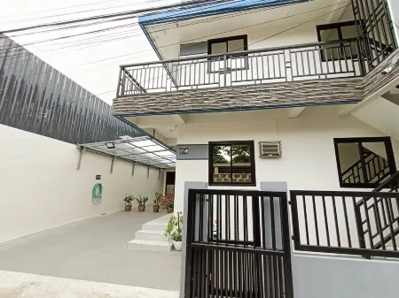 Manzil Anilao Cosy 2 Bedroom Apartment U5 Отели рядом с достопримечательностью «Bauan Cockpit Arena»