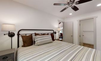 Happy Camper 1 Bedroom Cottage by RedAwning