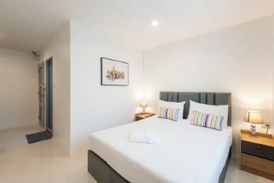 Royal BJ Hotel Отели рядом с достопримечательностью «Пешеходная улица Паттайя»