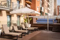 Arya Stadium Hotel - Swimmingpools