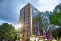 Luxurious Jacuzzi Aparta-Suite Stadio Rosa Negra Hotels in Estadio