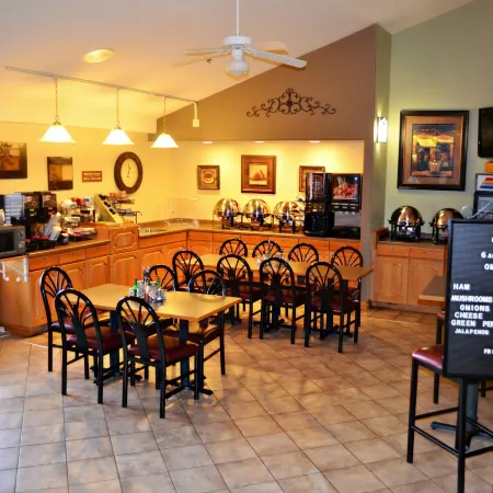 Fossil Creek Hotel and Suites