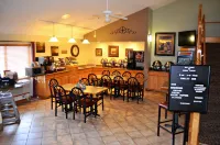 Fossil Creek Hotel and Suites فنادق في رسل