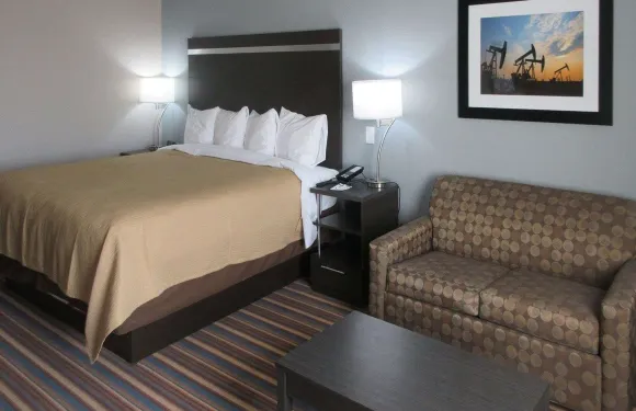 奧德薩I-20 美茵斯坦套房酒店