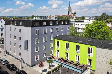 RiKu Hotel Neu-Ulm Отели рядом со станцией Neu-Ulm