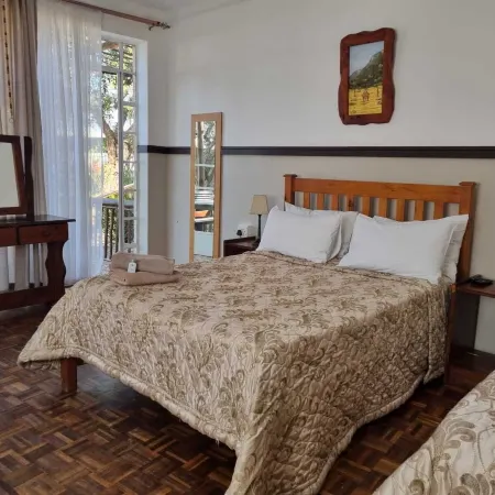 Emerald Guesthouse Отели рядом с достопримечательностью «Императорский дворец»