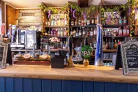 Cromwell Lodge Hotel by Greene King Inns - ที่มีบาร์