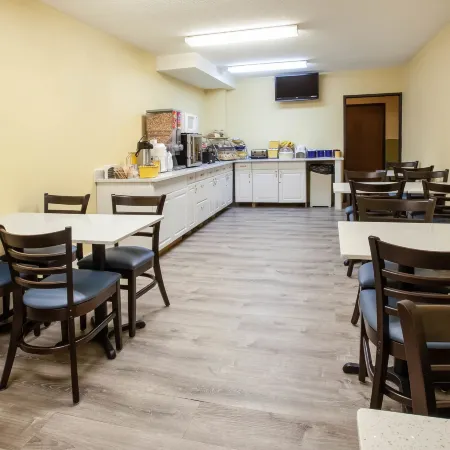 Days Inn by Wyndham Cadillac