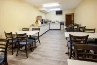 Days Inn by Wyndham Cadillac - breakfast
