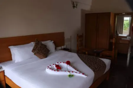 Ack Palacce Inn Отели в г. Йеркод