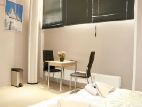Amaya Motel Hotel berhampiran Stesen Kereta Api Bawah Tanah Hermannstraße