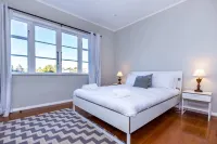 Sunny Character 2 Bedroom Home - Mission Bay Hotels in Orakei