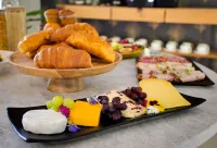 The Cliffside Boutique Getaway - breakfast