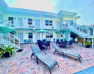 Southwinds Inn by the Gold Nests