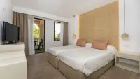 Apartamentos S'Olivera Hotels in Canyamel