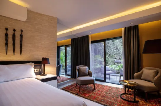 トライブ ホテル