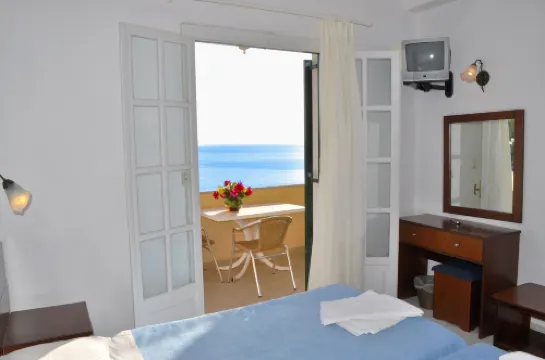 Holiday Apartments Maria with Pool and Panorama View - Agios Gordios Beach 1