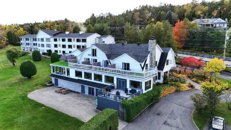 Auberge des 3 Canards Отели в г. Шарлевуа-Эст