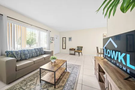 Coco Palms Apartments by Lowkl