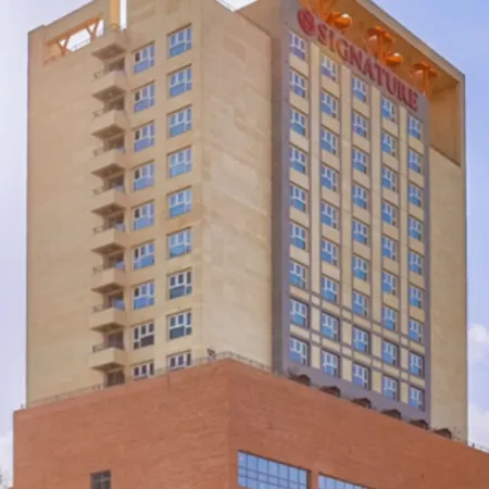 Jeonju Signature Hotel Отели рядом с достопримечательностью «Королевская гробница Чогёндан»