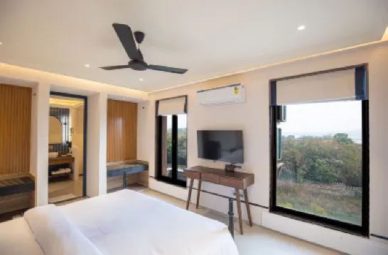 The Sierra - A Luxury Stay Hotels near Jag Mandir
