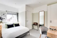 Crescent Apartments Hotels near Newport Friars Walk (Stand 7)