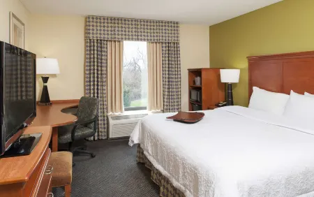 Hampton Inn Jacksonville Отели в г. Morgan County