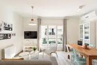 시체스 그룹 블루 앤드 화이트