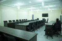 Henry George Hotel فنادق في ايلورين