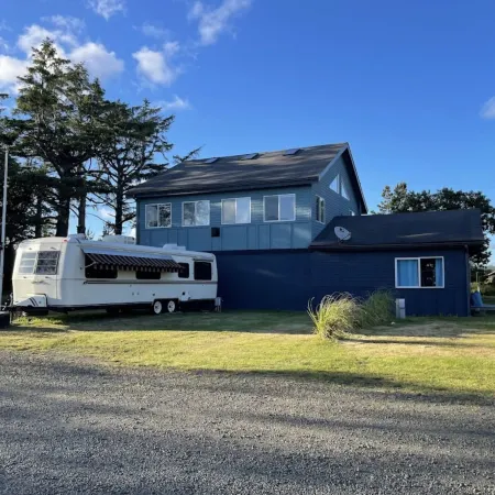 Bayshore RV Park & Guest Suites