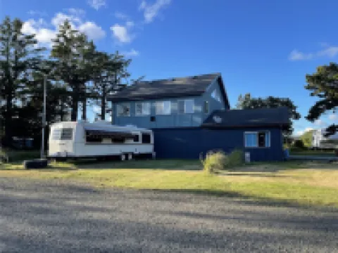 Bayshore RV Park & Guest Suites