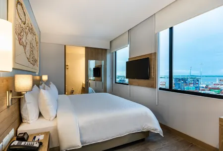 Holiday Inn Express Cartagena Manga Отели в г. Картаджена