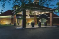 La Quinta Inn & Suites by Wyndham Phoenix Chandler Hotel berhampiran University of Advancing Technology