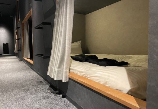 Sauna & Stay의 사우나 시설 또는 편의시설