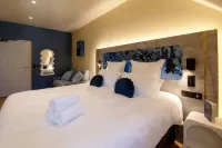 Logis Hôtel Jeanne et Jules Hôtels à : Glomel