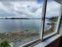 {Forget-Me-Not Inn} Alaskan Waterfront Vacation Rental (Deer Suite) Hotels in Sitka