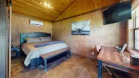 VIP Cabin B with Lake Views and Private Lake Access with Dock