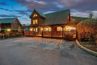 Luxe 3B/3B Cabin Close to all attractions - Fall Special! Hotel dekat Smoky Mountain Ziplines