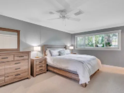 Sunny Florida Escape: Private Heated Pool, Hot Tub, Putting Green, Beach Nearby! Hotels in Lighthouse Point