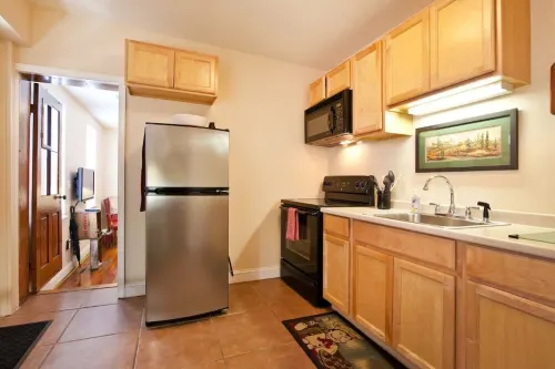 Hidden Fells Point Gem / Private Courtyard Patio