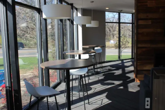 Hot Tub and Fitness Center Access - Bright Spacious Haven