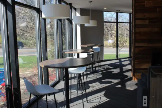 Campustown Lux Apartment near ISU!