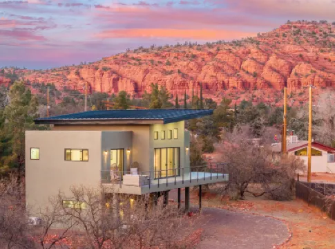Breathtaking Red Rock Views and Outdoor Oasis - Stunning Luxury Retreat Hotels near Subway Cave