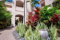 Ground floor condo with WiFi, lanai, shared pool, pool spa, hot tub, tennis Hotels in Puako
