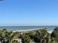 Elegant Ocean Retreat - Private Beach, Pier Access, Gated 棕櫚島住宿飯店