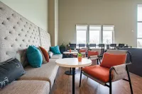 Charming Condo with Spacious Living and Modern Amenities - Delightful Retreat