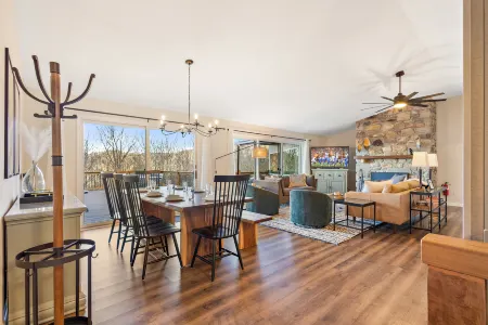 Expansive Deck and Hot Tub with Mountain Views - Stunning Retreat Отели в г. Севен Девилс