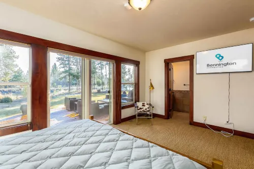 River Access and Private Hot Tub - Stunning Mountain Lodge