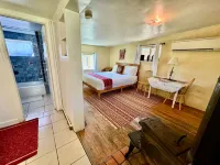 Secluded Wilderness Haven - Hot Tub, Sauna, Wildlife Hotels in Taos Ski Valley